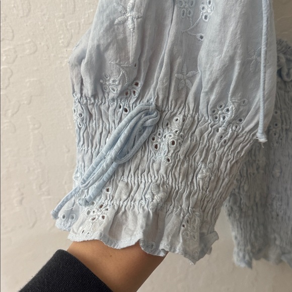 Beige Botany Blue Eyelet Smocked Crop Tie Shoulder Puff Sleeve Floral Blouse M - Picture 3 of 6